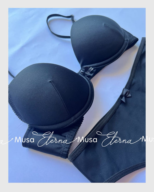 Eterna Musa Negro