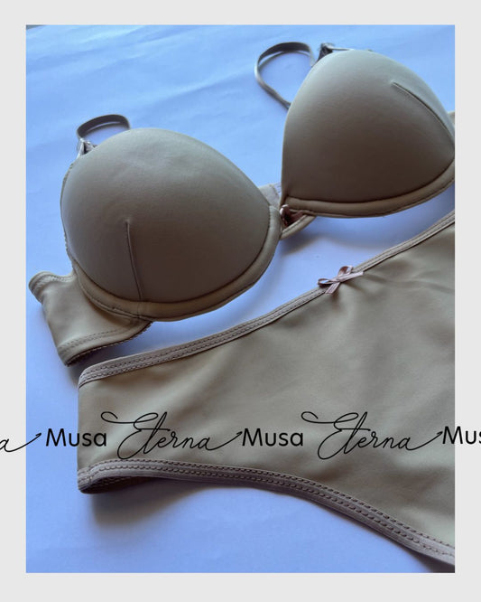 Eterna Musa Nude